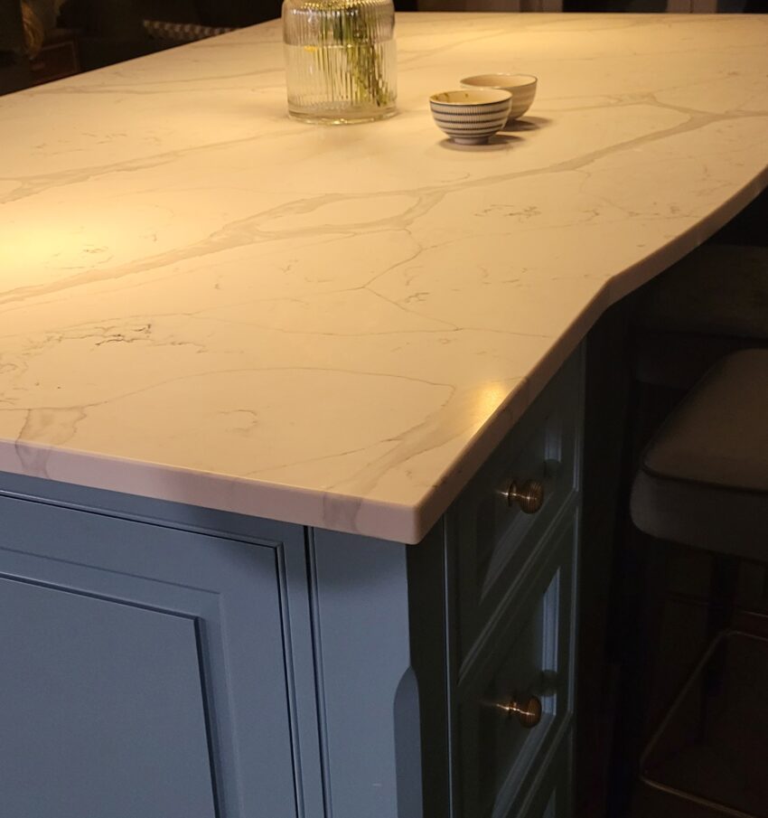 Quartz worktop on island unit